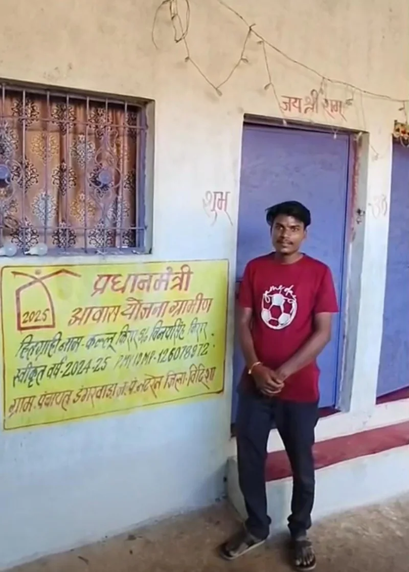 पक्का आवास और उज्ज्वला योजना ने बदली जिंदगी, कल्लू किरार ने प्रधानमंत्री जी को दिया धन्यवाद